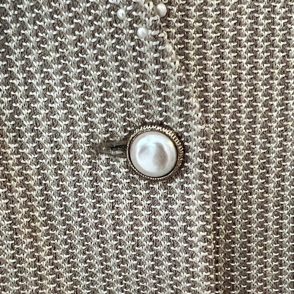 St. John Cream and Beige Tweed Skirt Set with Brooch - Picture 4 of 10